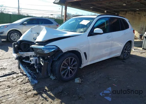 2022 BMW X5 xDrive40I z USA, uszkodzony, nr VIN 5UXCR6C01N9J47625